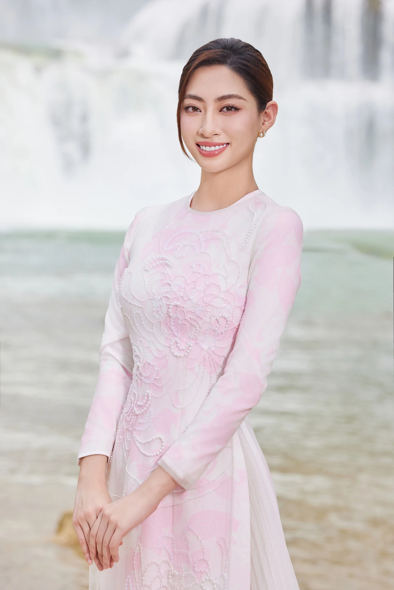 Lương thùy linh 1